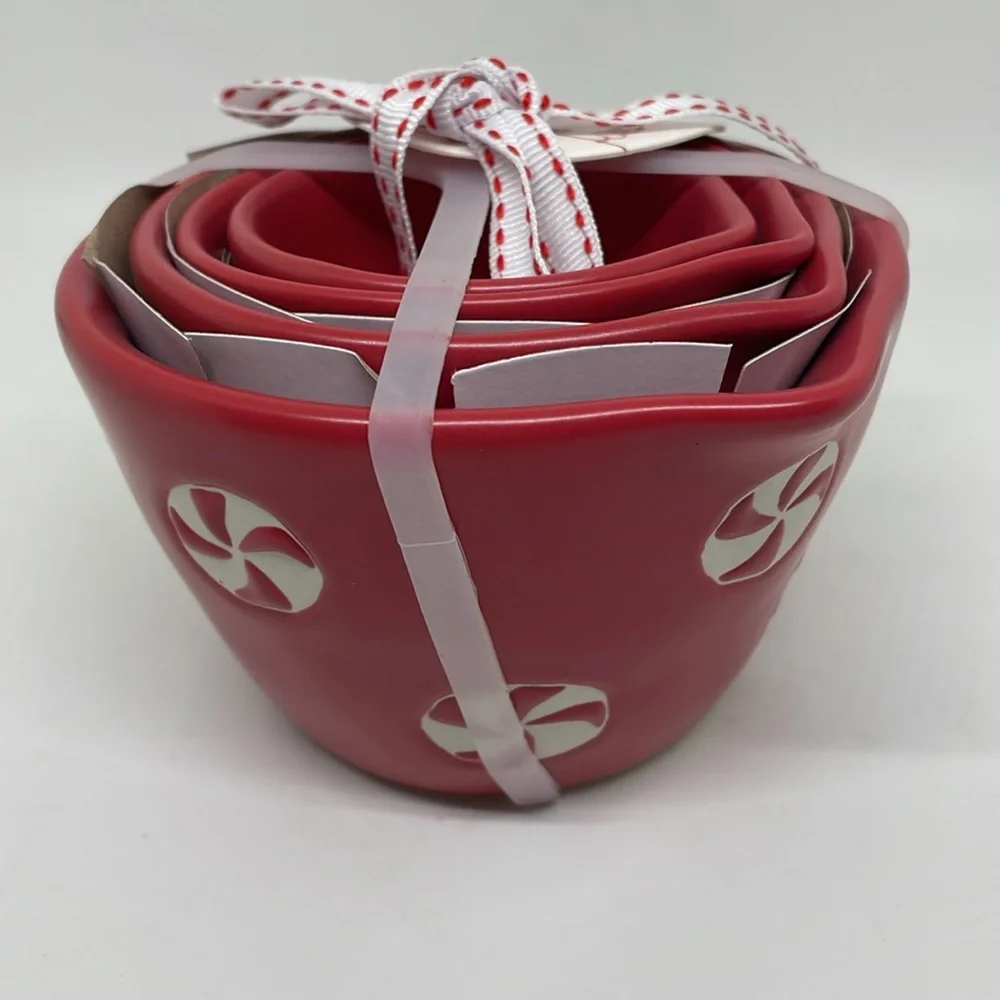 Rae Dunn whimsical peppermint measuring cups new